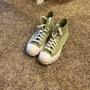 Green converse size 9